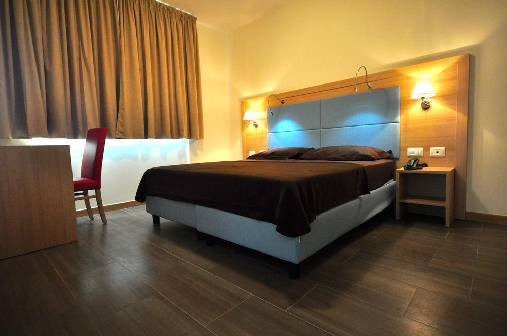 Hotel 325 Tor Vergata Róma Kültér fotó